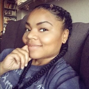 Meet your Posher, Desiree